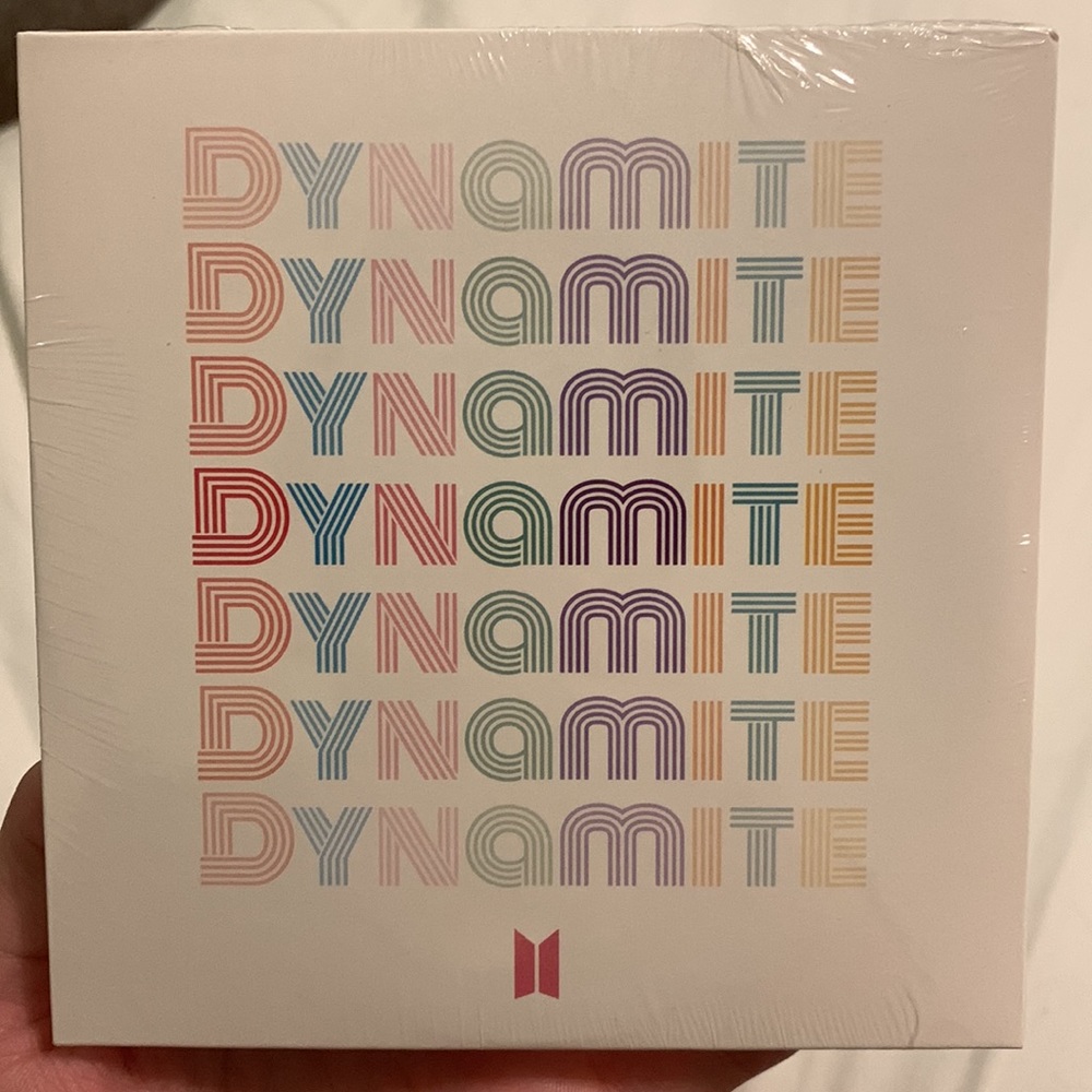 Dynamite BTS CD